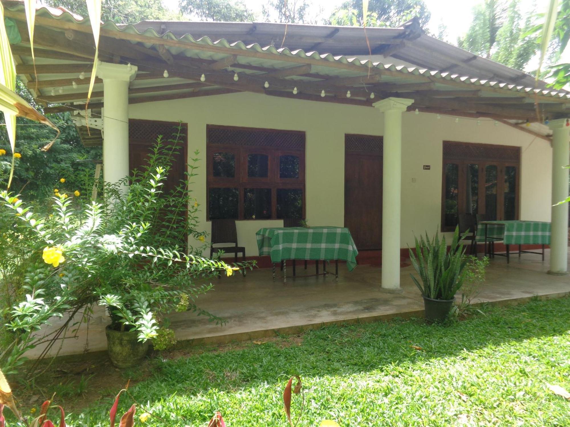 Green Valley Home Stay Talpe Eksteriør billede